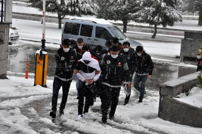 Son dakika haberleri... Karaman`da uyuşturucu operasyonu: 7 tutuklu
