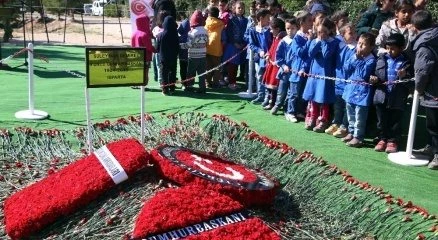 Süleyman Demirel, 92?nci yaş gününde anıldı