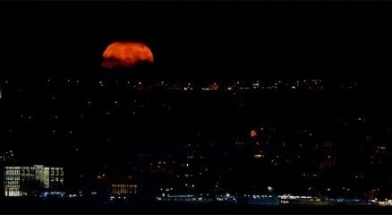 Süper Ay İstanbul?da görüldü