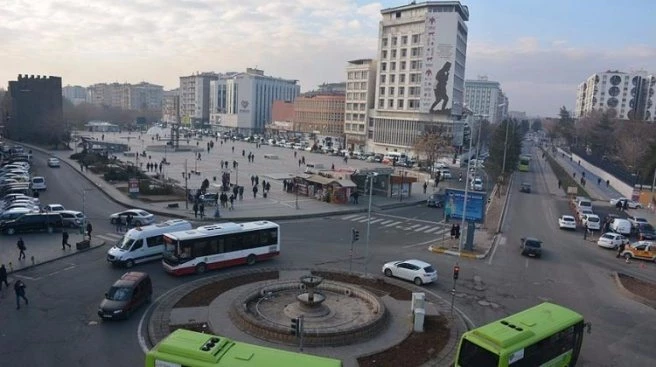 Sur`da büyük projelerin temelleri atılacak!