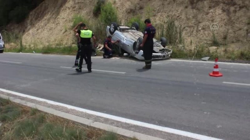 Takla atan otomobilin sürücüsü yaralandı