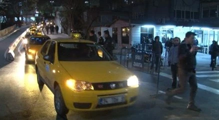 Taksicilerden teröre sessiz protesto