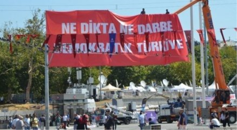 Taksim Meydanı CHP miting için hazır