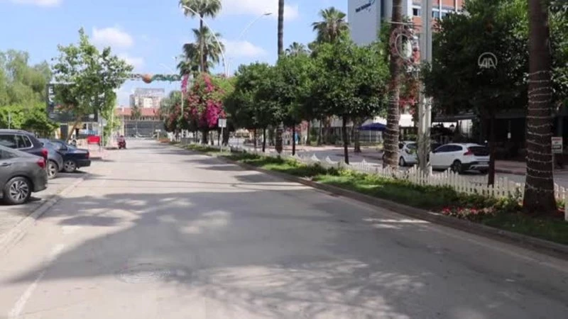 Tam kapanmada cadde ve sokaklarda sessizlik hakim