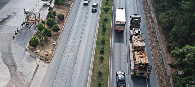 Tank yüklü askeri konvoy Hatay`da