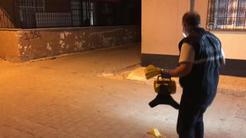 Tartıştığı iki kişinin silahlı saldırısına uğrayan kişi yaralandı