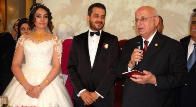 TBMM Başkanı Kahraman nikah şahidi oldu