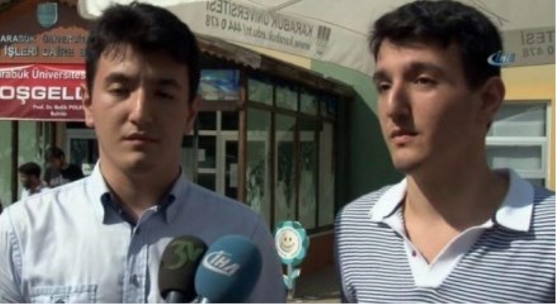 Tek yumurta ikizleri aynı puanı aldı