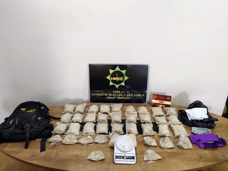 Tekirdağ`da 10 kilo 700 gram eroin ele geçirildi