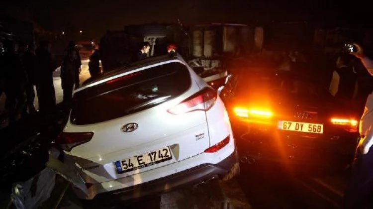 TEM Otoyolu'nda TIR dehşeti: 5 yaralı