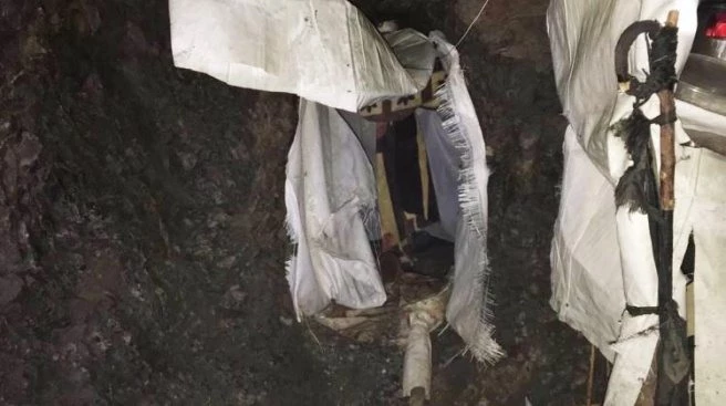Teröristlere ait 8 sığınak imha edildi