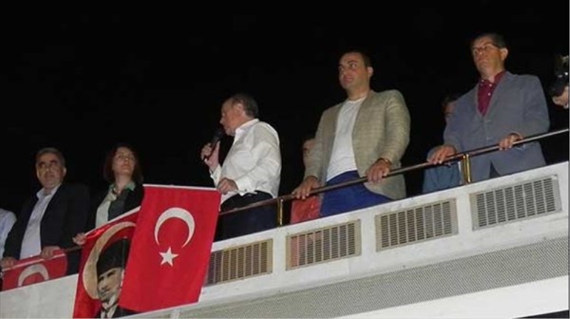 Topbaş: Darbecilerden biri `Vatan Hainleri Mezarlığı?na gömüldü