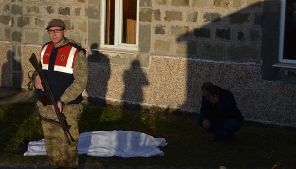 Trabzon`da cami lojmanı inşaatı çöktü: 1 ölü, 7 yaralı