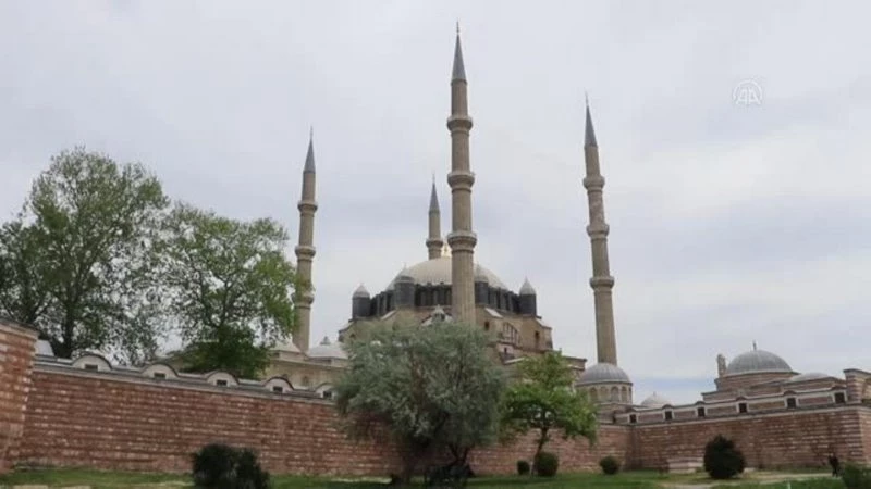 Trakya`da ramazanın son cuma namazı Kovid-19 tedbirleri kapsamında kılındı