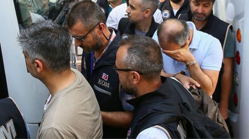 Tümgeneralin de bulunduğu 20 kişi tutuklandı