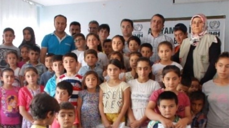 Türk hayırseverler dünya çocuklarını güldürdü