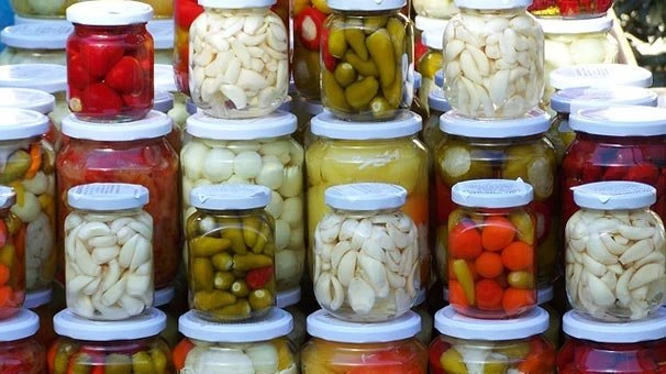 Üç kuşaktır turşu kuran köy göç vermiyor