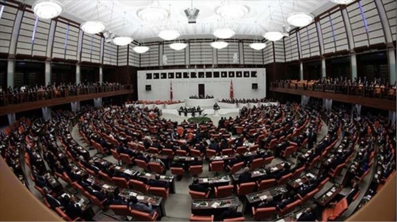 Üç partinin temsilcileri yeni anayasa için bir araya gelecek