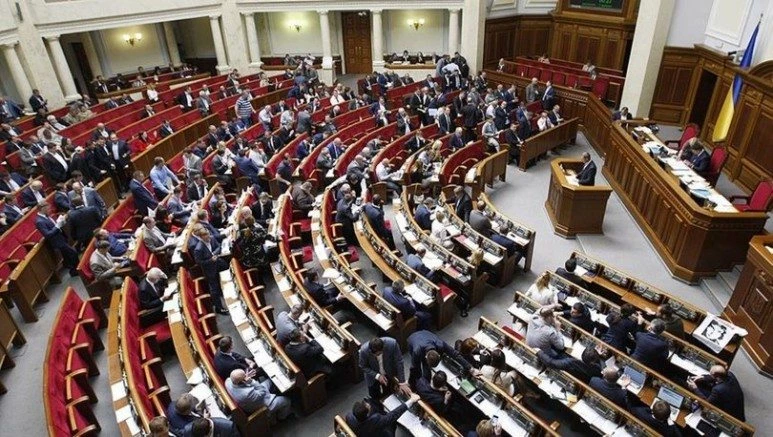 UKRAYNA SIKI YÖNETİME GEÇTİ