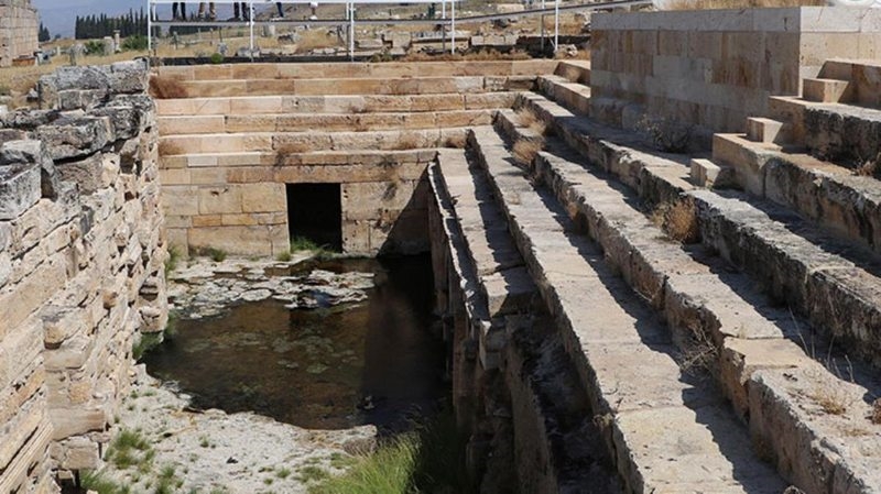 UNESCO listesinde bulunan Cehennem Kapısı`ndaki hayvan ölümlerinin zeminde biriken zehirli gazdan kaynaklandığı ortaya çıktı