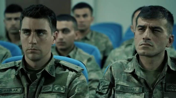 Ünlü oyuncu Dağ 2 filminden bir asker daha şehit olduğu açıkladı