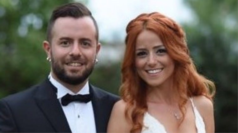 Ünlü şarkıcı evlendi