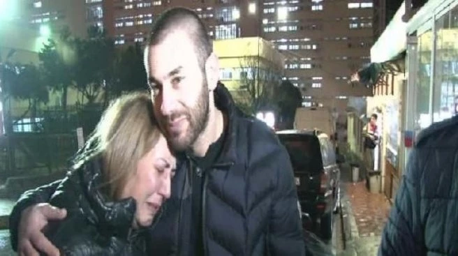 Ünlü spikere otobüs çarptı