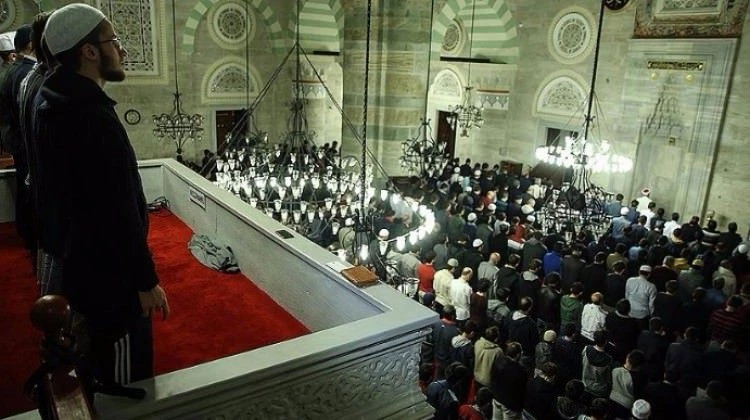Üsküdar'da sabah namazı buluşması