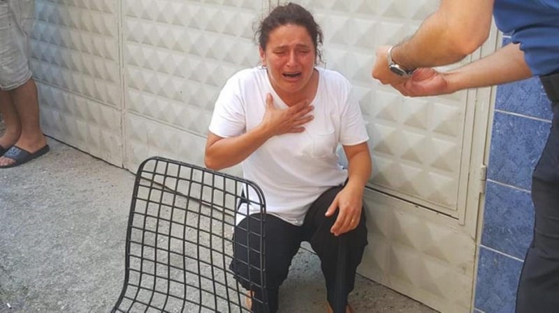 Uzaklaştırma kararına rağmen eve zorla girmeye çalıştı, annesi sinir krizi geçirdi