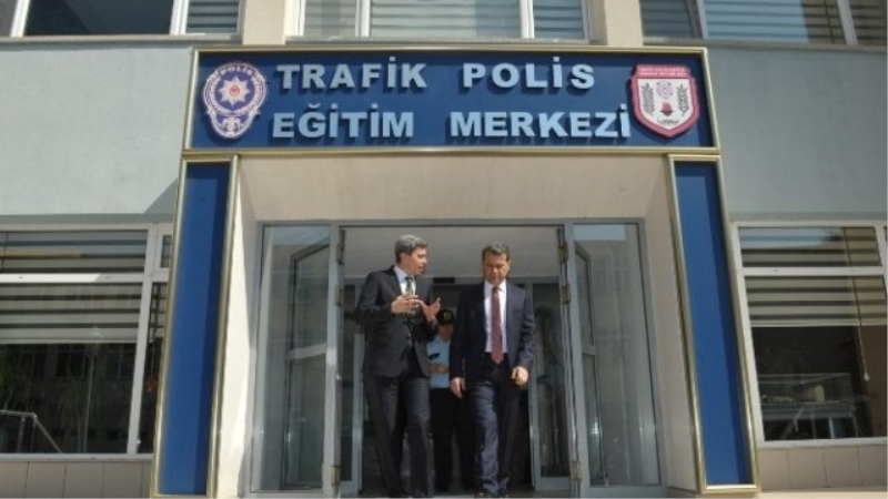 Vali Çelik, Trafik Polis Eğitim Merkezi`ni Ziyaret Etti