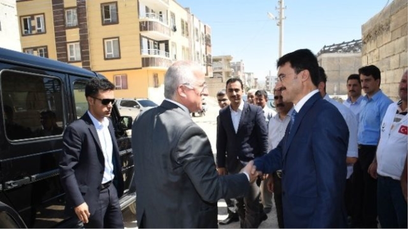Vali Tuna, Suriyelilerin Eğitim Göreceği Okul İnşaatını İnceledi