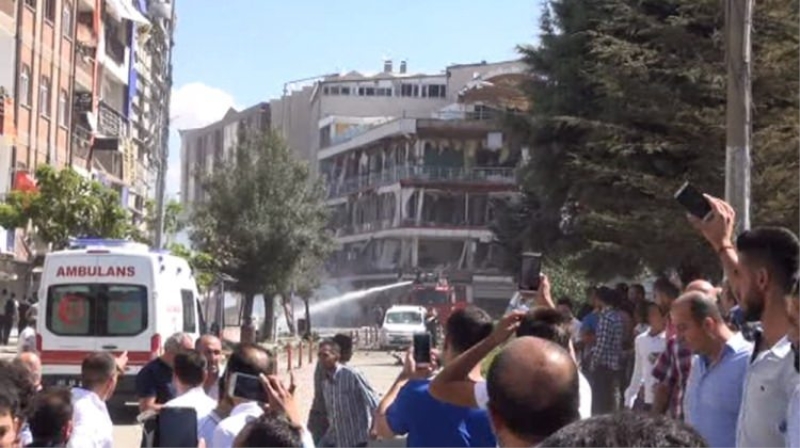 Van'da bombalı araçla saldırı