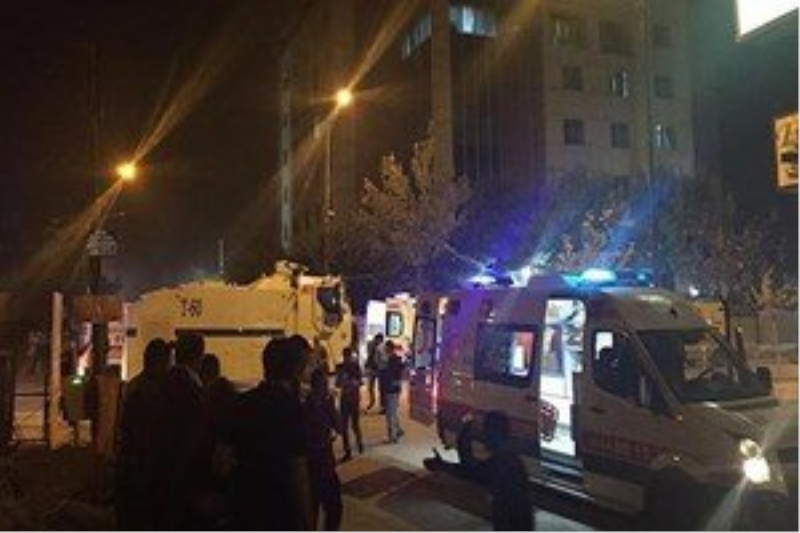 Van`da hain saldırı: 3 ölü, 40 yaralı