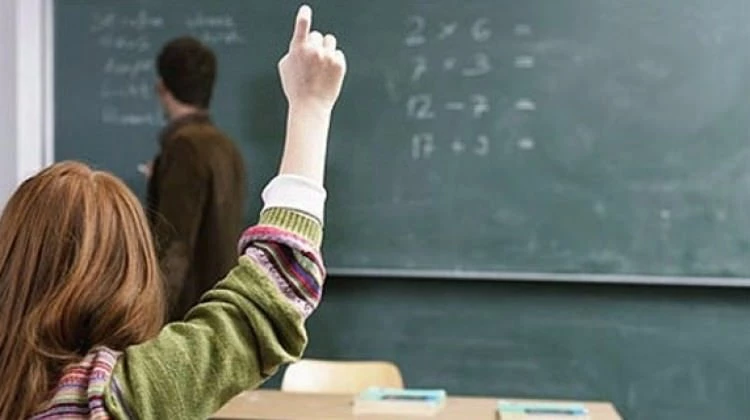 Vanda 466 öğretmen görevine iade edildi