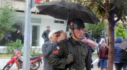 Vatandaş askerine böyle sahip çıktı