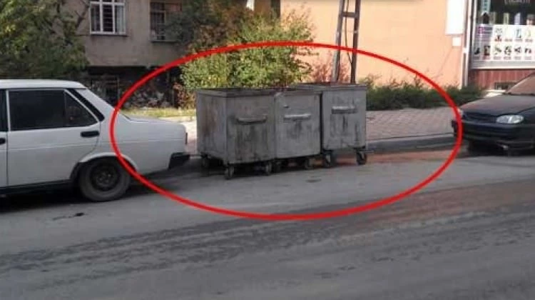 Vicdansız anne bebeğini çöpe attı