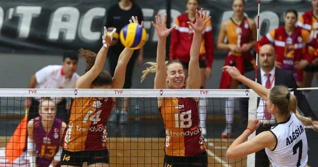 Voleybol derbisinde kazanan Galatasaray