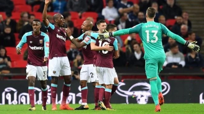 West Ham`dan tarihi geri dönüş! 2-0`dan...