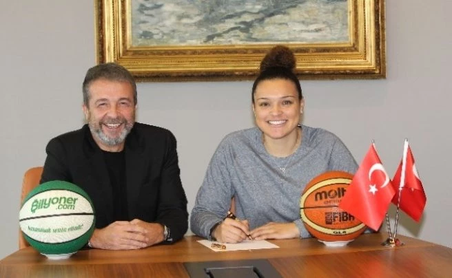 Yakın Doğu Üniversitesi, Kayla Mcbride ile İmzayı Attı