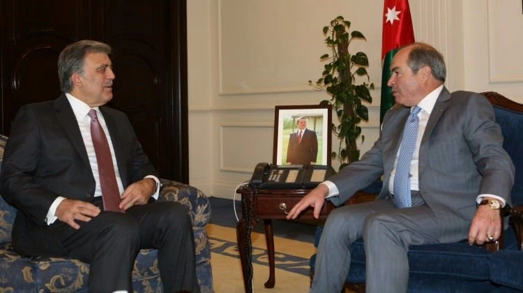 Yeni parti kuracaklar iddiasına Gül'den yalanlama