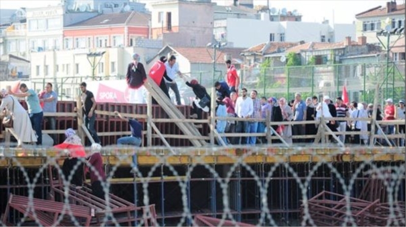 Yenikapı`da tehlikeli yol!