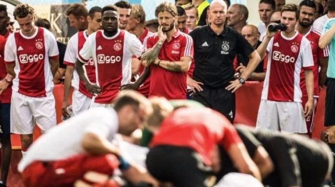 Yere yığılmıştı! Ajaxlı futbolcudan haber var