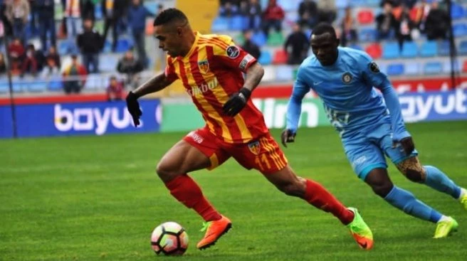 Yıldız futbolcu sözleşmesini tek taraflı feshetti!