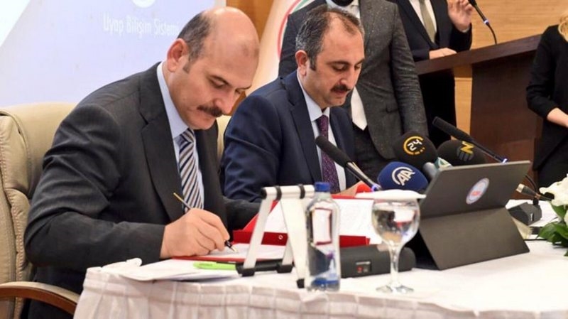Yine karşı karşıya geldiler! Adalet Bakanı Gül`den yargıyı eleştiren Bakan Soylu`ya üstü kapalı yanıt
