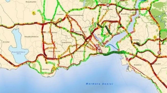 YOL ÇİLESİ BAŞLADI! İSTANBUL`DA TRAFİK KİLİT