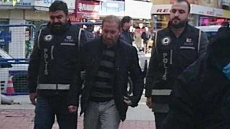Yurt dışına kaçmak isterken yakayı ele verdi