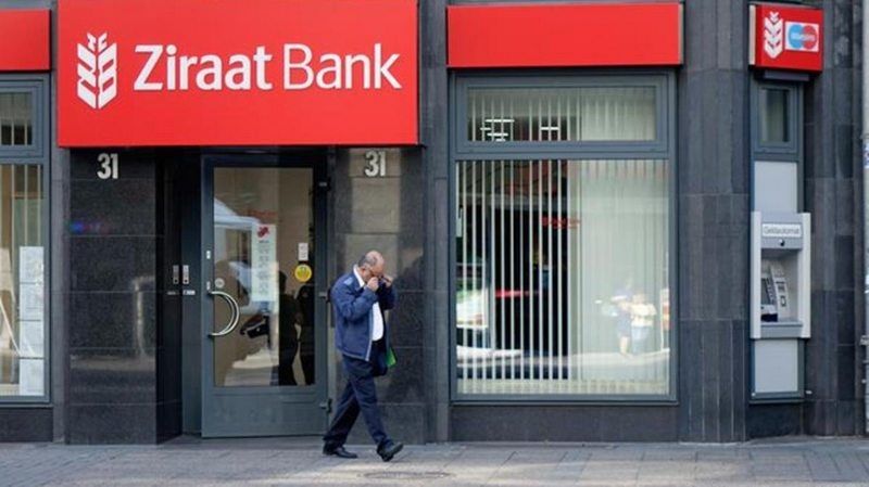 Ziraat Bankası`ndaki sistem arızası kısa süre içinde sosyal medyada gündem oldu! Yüzlerce tweet atıldı