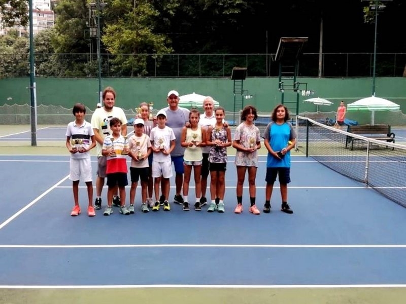 Zonguldak Tenis Deniz Spor Kulübü, 70 yılını kupalarla süslüyor